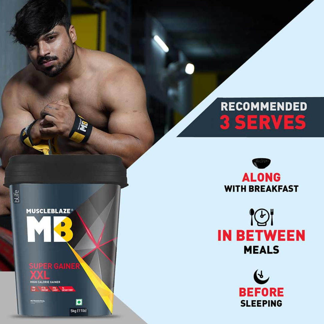 MuscleBlaze Super Ganer XXL container with a man in a gym setting, showing recommended serving times.